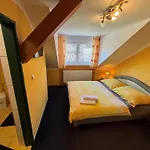 A Autokemp Wolf 3* Česká Skalice