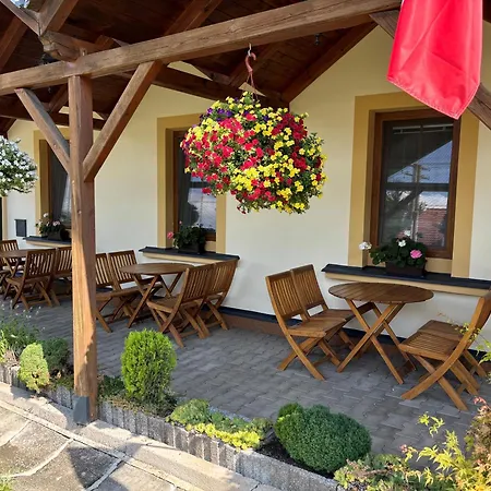 Guest house A Autokemp Wolf Ceska Skalice