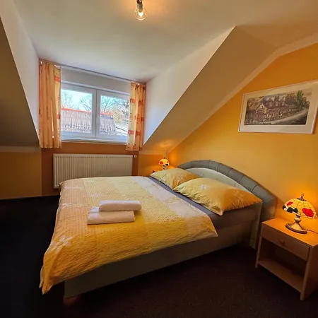 A Autokemp Wolf 3* Česká Skalice