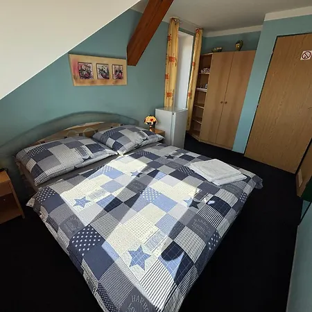 A Autokemp Wolf Guest house 3*