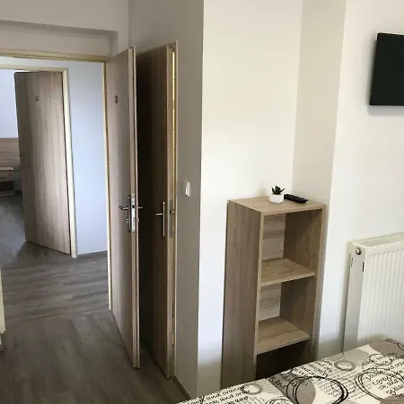 Konukevi A Autokemp Wolf Česká Skalice